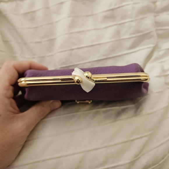 Dooney & Bourke kisslock wallet - Picture 2 of 5